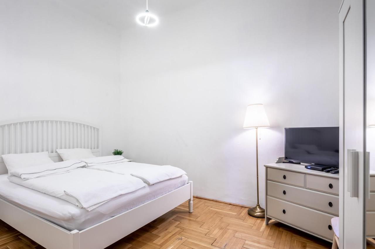 Huge Apartment In The City Center Βουδαπέστη Εξωτερικό φωτογραφία